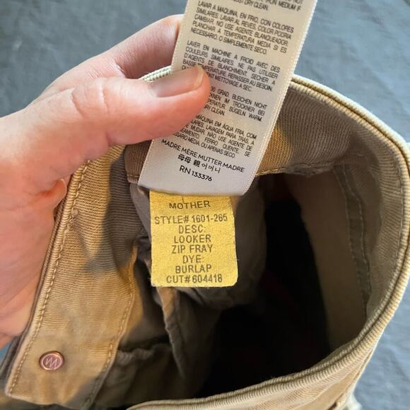 Mother Jeans Looker burlap Raw Hem
Tan Distressed Ankle Jean size 26 - Picture 6 of 13